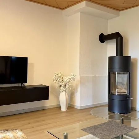 85 Qm Mit Kamin Und Riesigem Garten Apartmán
