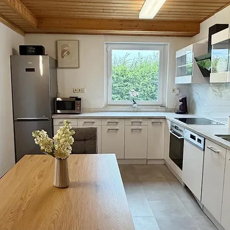 85 Qm Mit Kamin Und Riesigem Garten Apartmán Uehlfeld