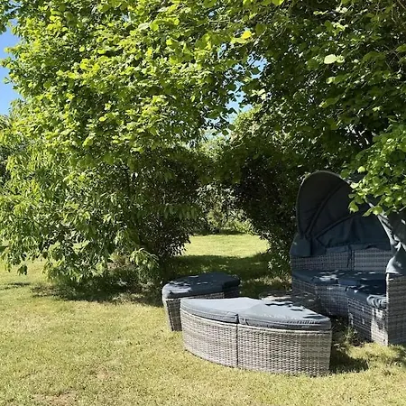 Apartmán 85 Qm Mit Kamin Und Riesigem Garten *