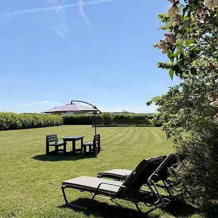 85 Qm Mit Kamin Und Riesigem Garten Apartmán *